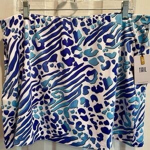 NWT Tail Blue and White Skort  XL